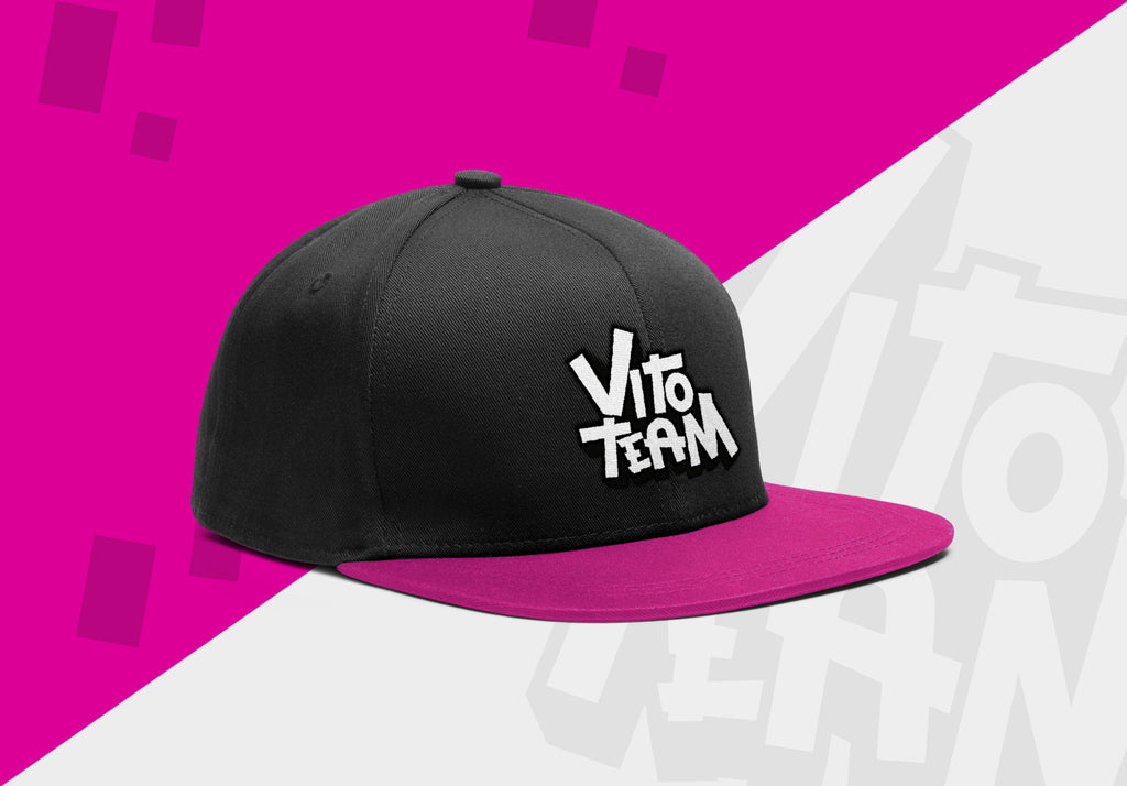 CZAPKA Z DASZKIEM SNAPBACK - VITO TEAM - CZARNO-RÓŻOWA + GRATIS KARTA Z AUTOGRAFEM VITO!